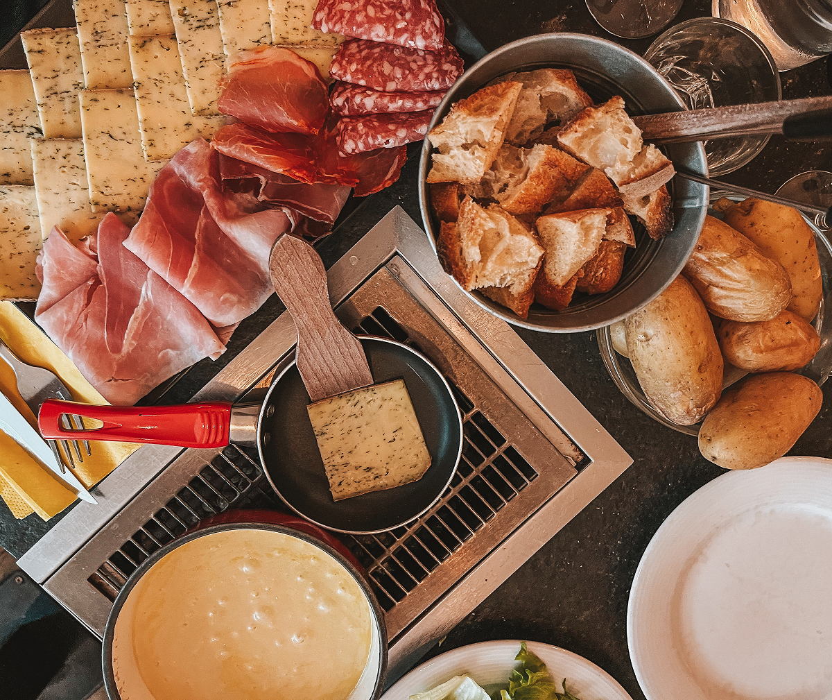 Raclette, fondue et charcuterie – Les Fondus de la Raclette